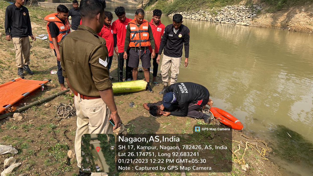 humanaidint's tweet photo. Affected people are always the first responder to #disasters. Their skill needs to be upgraded and equipment provided to make them better responders. This is what #HAI and @neadsjorhat are doing. #VDRF #AapdaMitra #DRR https://t.co/G7pRu0Q4Tf