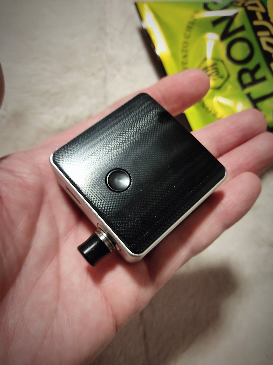 northernstone_'s tweet photo. メルカリでBantamboxをお安くゲットしたら
液晶がうっすい😑
でも一応使えるしBVCのアダプターと
RBAとBoroタンク付いてたから
良しとする🙆🏻‍♂️
#bantambox #本日のポテチ🥔 https://t.co/m1uzMruwVq