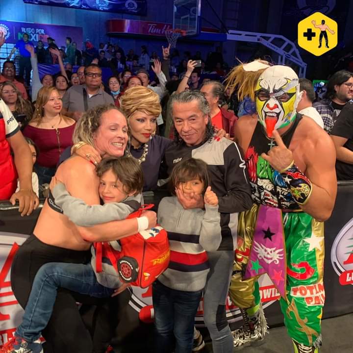 HeroeDelDistrit's tweet photo. #Dallys y #NegroCasas Llegan a @luchalibreaaa en la gira del 2023 Luchando por México algo inesperado https://t.co/Hpzt5rZiWb