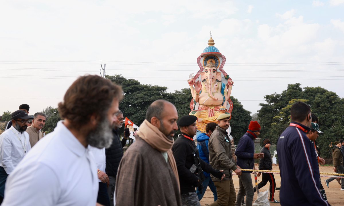 INCIndia's tweet photo. जब #BharatJodoYatra को स्वयं विघ्नहर्ता महाप्रभु भगवान श्री गणेश जी का आशीर्वाद मिल रहा हो तो भला कौन सी मुश्किल हमारा रास्ता रोकेगी.. https://t.co/eMVFjNb9Ds