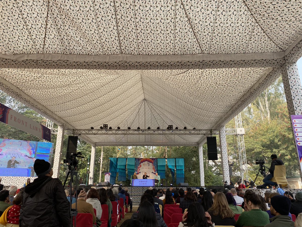 Russia - Revolution and Civil War: past, present and future intertwined brilliantly by Anthony Beevor, @simonmontefiore and @lukeharding1968. Key take aways: ‘History is complicated,’ ‘History is never tidy.’ #JaipurLiteratureFestival2023