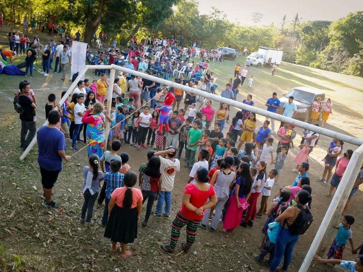 GuadalupeRaymu's tweet photo. Este día compartimos con los habitantes del municipio de San José Villanueva en la Libertad,  junto a mis colegas @EfraGuatemala y @DrBryanOrellana agradezco a la concejal @RosanaGiron por la invitación. 
#CercaDeNuestraGente 
#Mujer24/7 https://t.co/Q1ZrDYpqx1