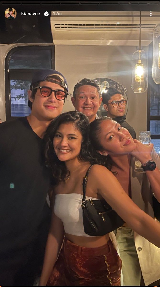 Donny Pangilinan spotted on Kiana Valenciano's IG story. 💙

🖇️ : instagram.com/stories/kianav…

#DonnyPangilinan <a href="/donnypangilinan/">Donny</a>