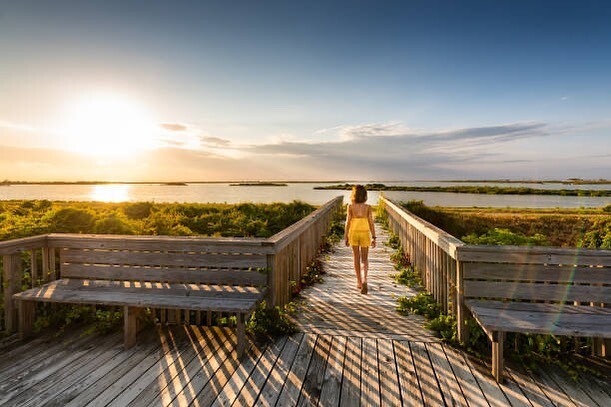 VacationCandle's tweet photo. Escape to the beach with our handmade candles from the Outer Banks. Bring a piece of your vacation back home with you. Shop now! #handmade #candles #outerbanks #vacation #beach https://t.co/aqpC5ZDuo3 https://t.co/c3sIRdGqcy