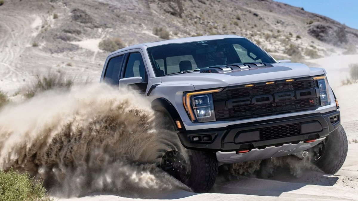 Autocosmos's tweet image. En cuanto a equipamiento en la @FordMX 𝗟𝗼𝗯𝗼 𝗥𝗮𝗽𝘁𝗼𝗿 𝗥 🤩 destacan elementos como #FordPass, Pantalla Central y Clúster Digital de 12”, #Sync4 con Conexión Inalámbrica a Apple CarPlay y Android Auto y Acceso Inteligente con Botón De Encendido👌🏻👉mx.atcs.ms/3Hgjg8k