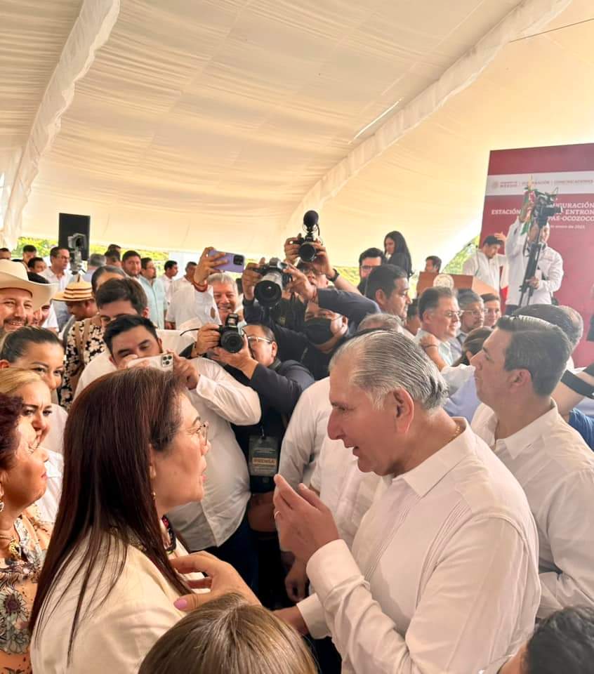 Me dio mucho gusto saludar al secretario de Gobernación <a href="/adan_augusto/">Adán Augusto López H</a>, en la inauguración de la Carretera Estación Chontalpa al entronque Las Choapas-Ocozocoautla

Más bienestar para el sureste, gracias a nuestro Presidente Andrés Manuel Lopez a Obrador.