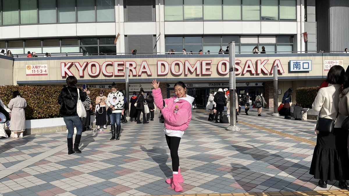hass_ent's tweet photo. 京セラドーム着きました

https://t.co/KQa2ks7dvG

#enhypen #engene #京セラドーム #京セラドーム大阪 https://t.co/BgrAtP4y5T