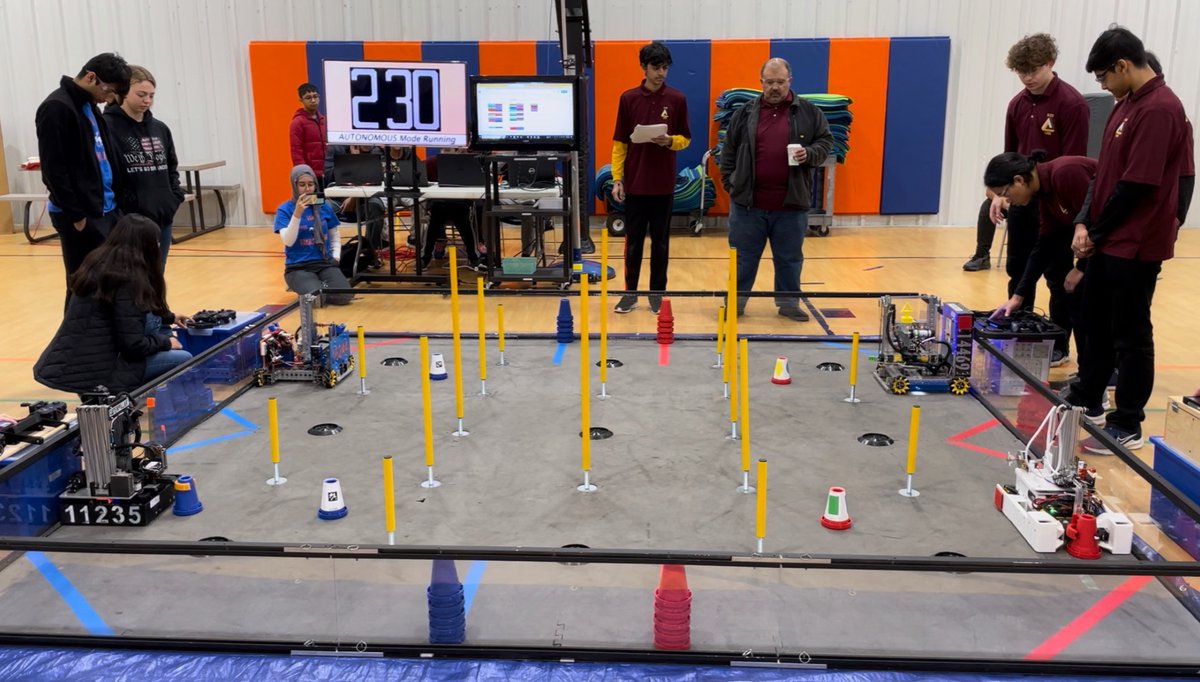 HowRobotics's tweet image. It was definitely a nice (but mildly cold) January day to host a pre-qualifier scrimmage this morning. Five teams, round robin format and lots of good quality matches. Good opportunity to experiment with different match tactics and some tough lessons learned too.