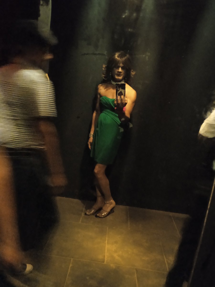 KalindyK's tweet photo. Dark room me https://t.co/uDLDVQeZTe