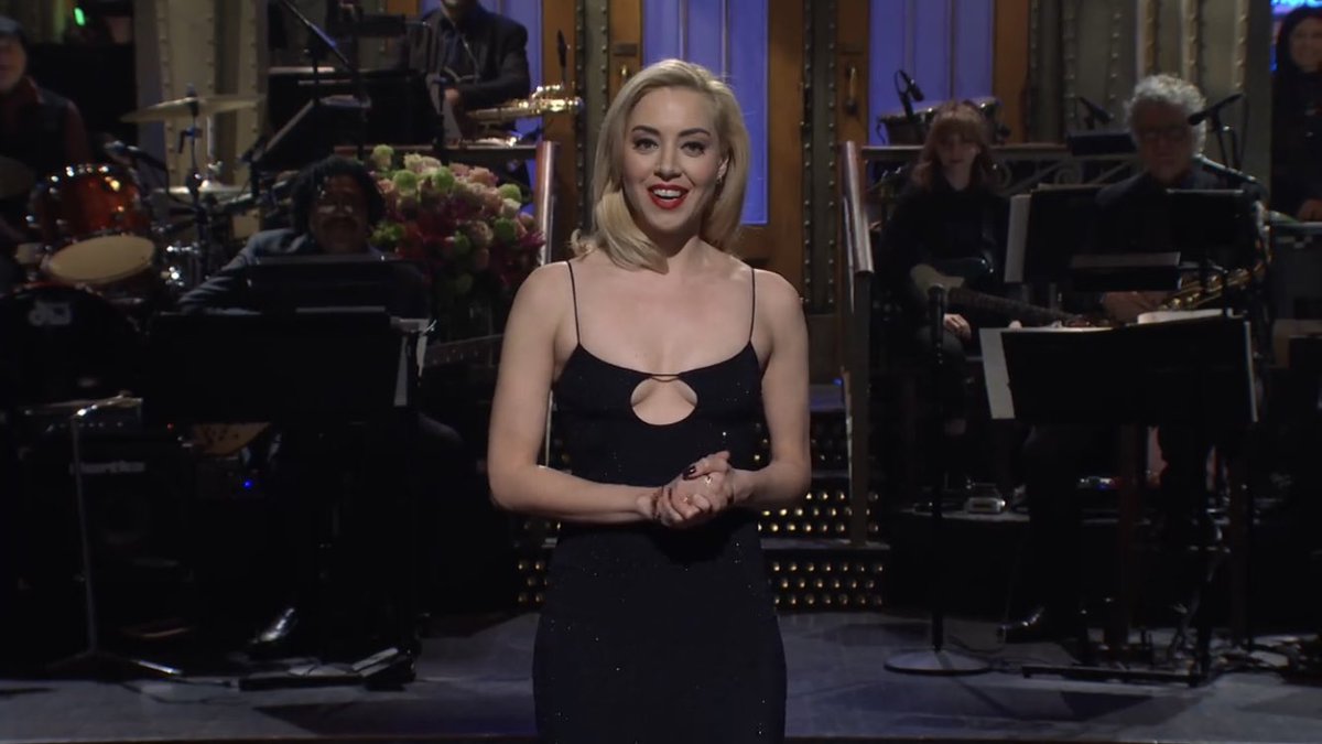 From interning at SNL in 2004 to hosting SNL 19 years later! Congrats Aubrey Plaza💞