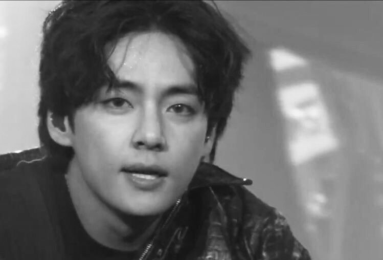 Taehyungimpact's tweet photo. Rockstar kim taehyung will remains iconic https://t.co/4SHyTL7XvW