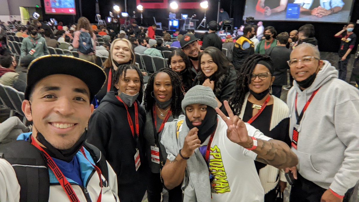 TempoAxe's tweet photo. Ahh unfortunately aMSa and I had to cross paths in Losers, and I lost 3 - 2. That means 13th place.

But honestly, I'm very happy. I had a ton of family members come out to support me and it was amazing.

Right now we're all out eating pizza 🙂

TY for cheering for me everyone ❤️ https://t.co/IK70Gusr49