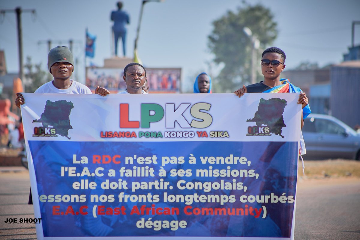 LPKS22's tweet photo. #RDC #EAC #BENI
Comme mentionné dans l'article 63 de notre constitution, nous avons le droit et le devoir sacré de défendre notre pays et son intégrité territoriale face à une menace ou une agression extérieure.
L'EAC n'a rien à faire chez nous.
Le peuple vaincra ✊🏽
#LPKS https://t.co/TvPpoQXhvY