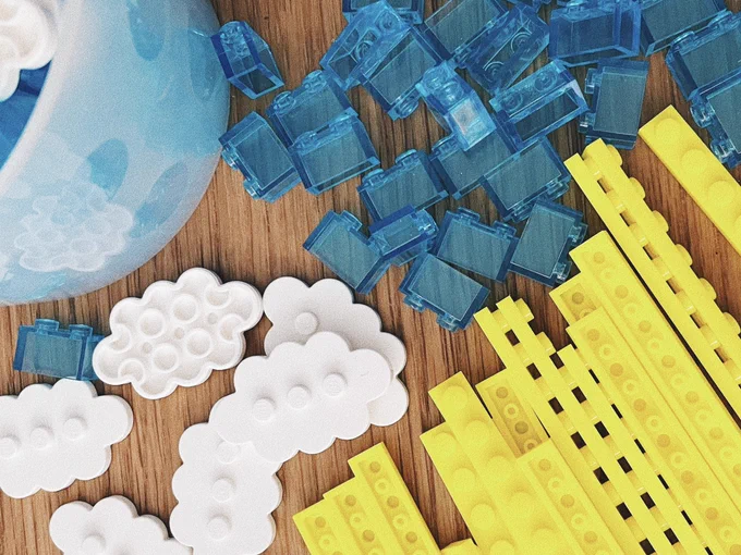 LEGOショップで初めて詰め放題してきた!サンプルで展示されていたペン立て?が可愛かったので参考に。作業中に使お〜。 
