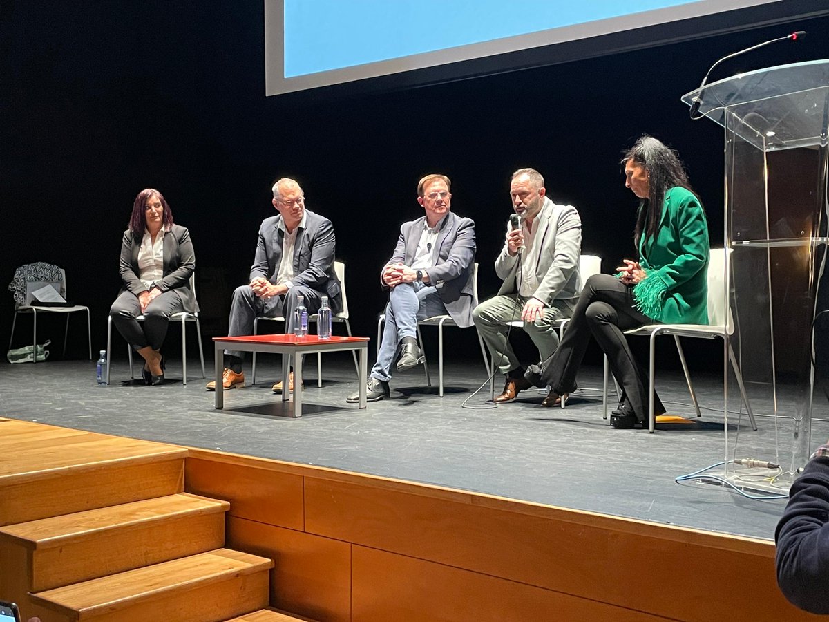 Ha sido un gran honor estar en la presentación de UCIN Galicia, con José Luis Caló, Monica Ceide, Ana Viqueiro, José Carlos de la Rua, y tantos buenos amigos que quieren hacer política de forma independiente.