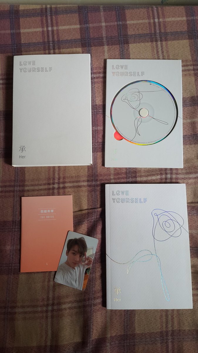 tiniestmark's tweet photo. LFB: Love Yourself Her  ( L version)
1,300 + sf 

 🇵🇭 PH only
inclusions: 
- photobook
-cd
-jk pc
-the notes

one dm away :)) https://t.co/OYVDAvMM3K