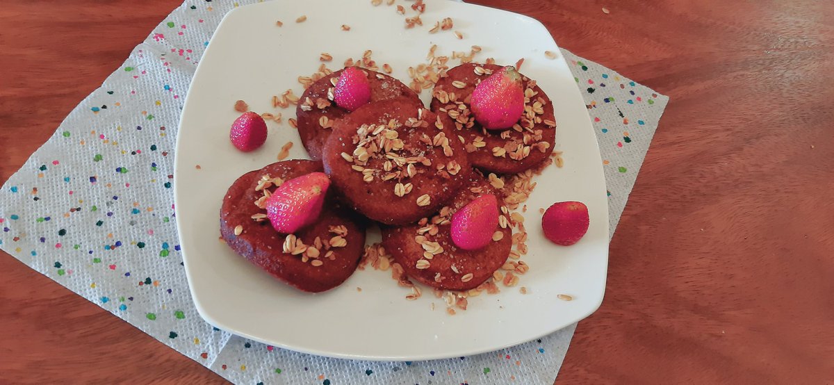 My 4 and 6 year old daughters made this brilliant presentation of Ugandan banana pancakes with Granola and strawberry topping. How did a square like me end up with such creative people. #proudmummy