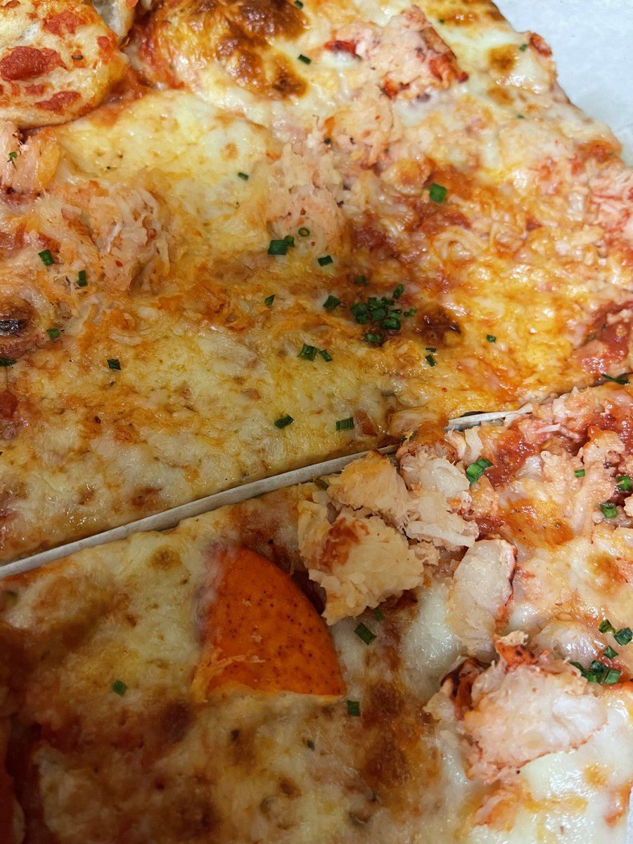 <a href="/ChefGruel/">Chef Andrew Gruel</a> I had lobster pizza today from <a href="/BigParm4/">Big Parm</a> and it was so good