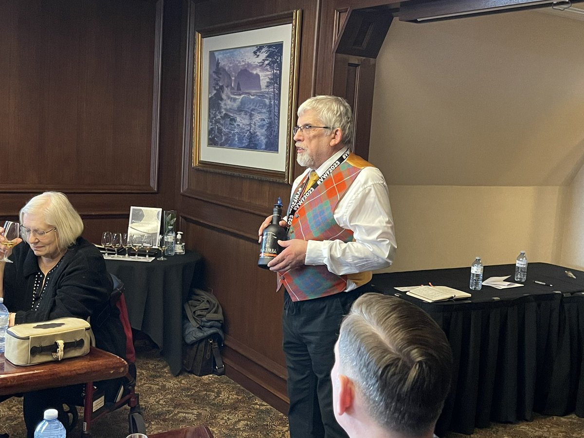 Great day #victoriawhiskeyfestival <a href="/dtcwhiskies/">Duncan Taylor Co</a> with Fergus looking forward to next year