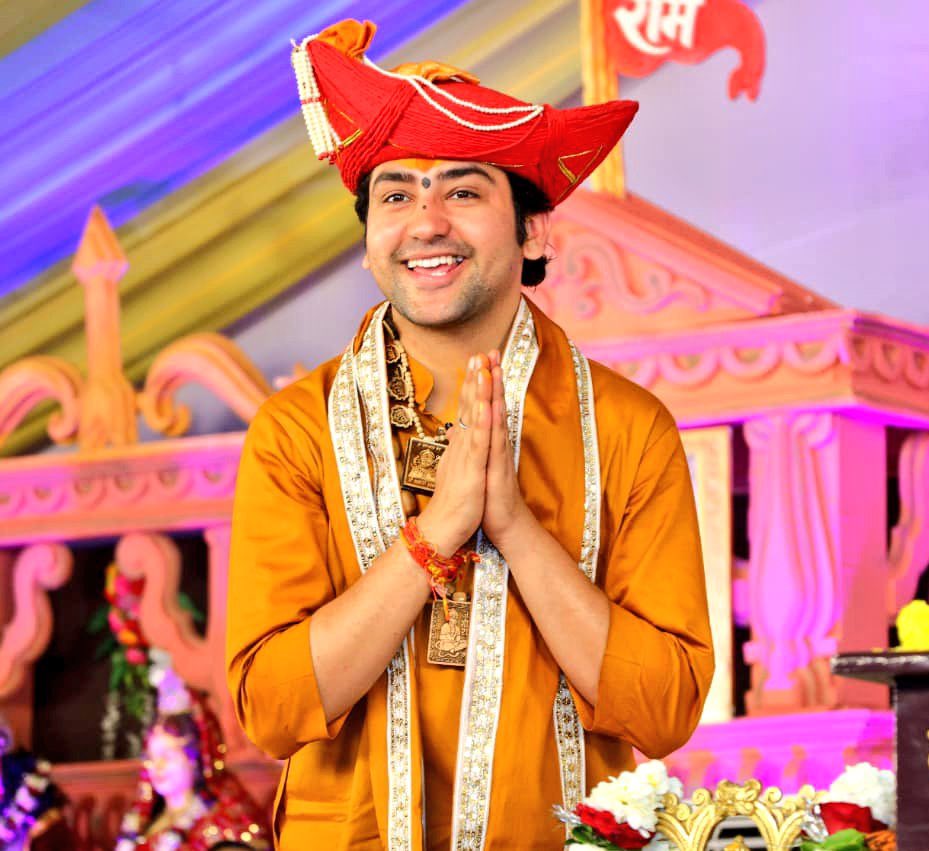 पिछले कुछ दिनों से 26 साल के युवा सनातनी पंडित धीरेन्द्र कृष्ण शास्त्री जी ने अपनी भक्ति की शक्ति से झंडा गाड़ रखा है व्यक्ति चमत्कारी नहीं होता, लेकिन ईश्वर तो होता है ना 
जय बालाजी महाराज 🙏🏽
#बागेश्वर_धाम_सरकार
