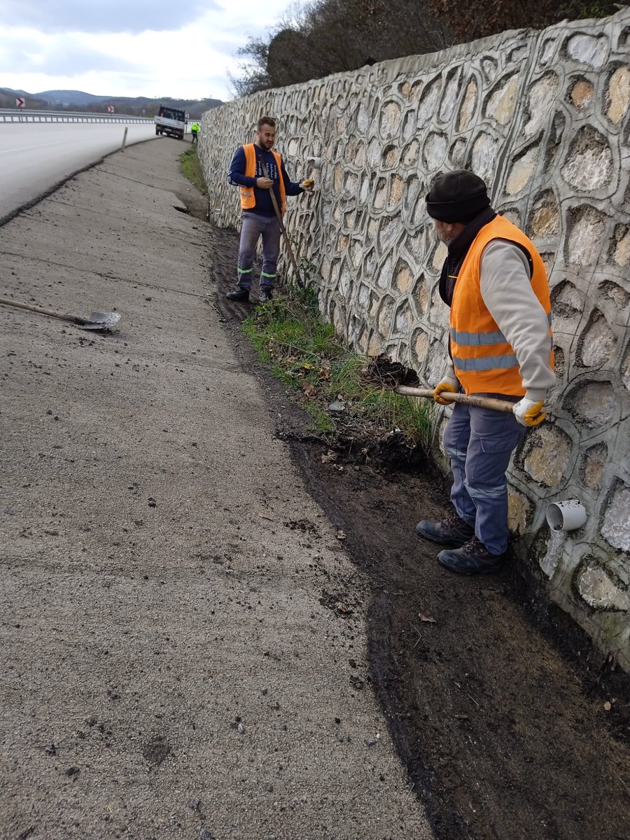 TaşeronMeclise AyrımsızGelsin
<a href="/RTErdogan/">Recep Tayyip Erdoğan</a>
<a href="/dbdevletbahceli/">Devlet Bahçeli</a> 
<a href="/Mustafa_Destici/">Mustafa Destici</a> 
<a href="/vedatbilgn/">Vedat Bilgin</a>
<a href="/akaraismailoglu/">Adil Karaismailoğlu</a> 
<a href="/csgbakanligi/">T.C. Çalışma ve Sosyal Güvenlik Bakanlığı</a> 
<a href="/UABakanligi/">T.C. Ulaştırma ve Altyapı Bakanlığı</a> 
<a href="/AvOzlemZengin/">Av. Özlem Zengin 🇹🇷</a> 
@arzuerdemDB 
<a href="/akbasogluemin/">Av. M.Emin AKBAŞOĞLU 🇹🇷</a> 
<a href="/Avkthalilozturk/">Halil ÖZTÜRK</a> 
<a href="/drsoysal/">ERTUĞRUL SOYSAL</a> 
<a href="/ersoyruhi/">🇹🇷Prof. Dr. Ruhi ERSOY</a> 
<a href="/baskanbsakalli/">Burhan Sakallı</a> 
<a href="/mkulunk/">Metin KÜLÜNK</a> 
<a href="/AKPartiTBMMGrup/">TBMM AK Parti Grup Başkanlığı</a> 
<a href="/MHP_Bilgi/">MHP</a>