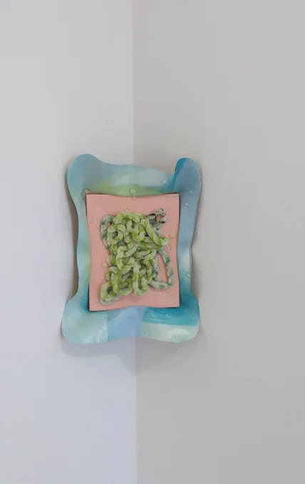 メッツァビレッジ内にあるHifive Galleryで個展「生ハムのむこう」を見ました素敵空間でした 