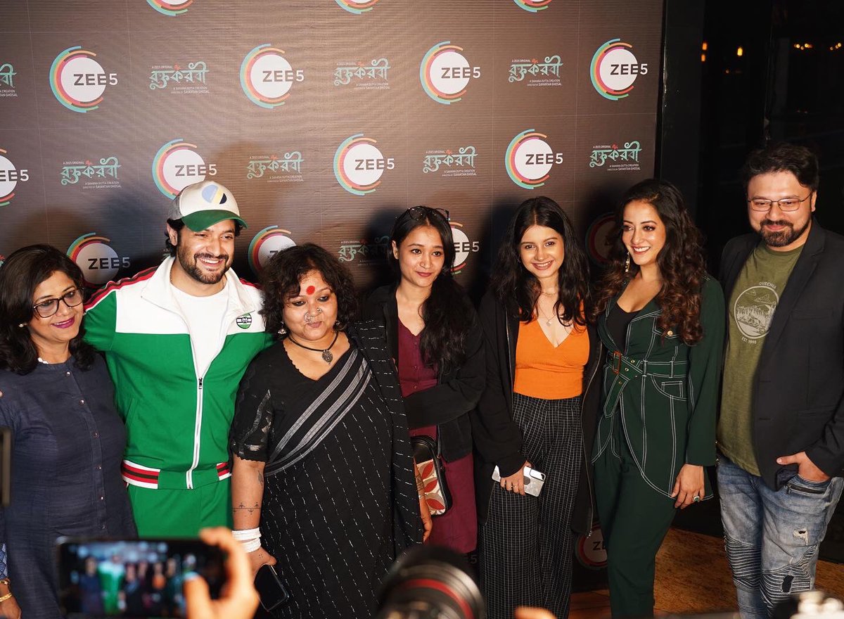 VikramChatterje's tweet photo. From the #Roktokorobi press meet last evening!
Series premieres 3rd Feb, exclusively on @ZEE5India @ZEE5Bangla
@raimasen @AnganaRoy_ @RayRooqma #Labonidi #Sahanadi #Rohit #MissingScrew https://t.co/7S5EjgHkPn