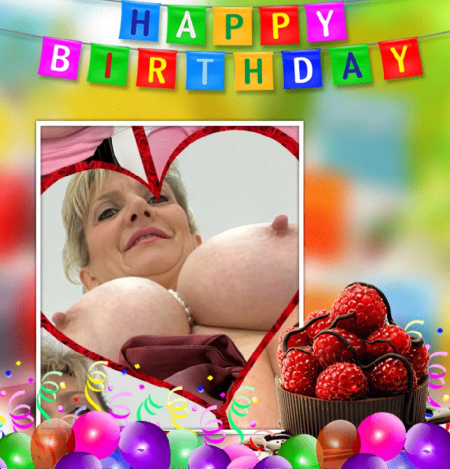 Plover666Plover's tweet photo. A day late but happy birthday Auntie! @GillEllisYoung1 https://t.co/cs8Ge8KBtC