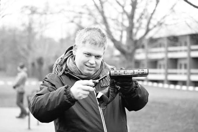 Düşünürler ki Müslümanları öldürürsek İslam biter.
Bilmezler ki dağ taş islam'dır!
Bilmezler ki âlem islam'dır!
Bilmezler ki dönen kainat islam'dır!#StopSweden