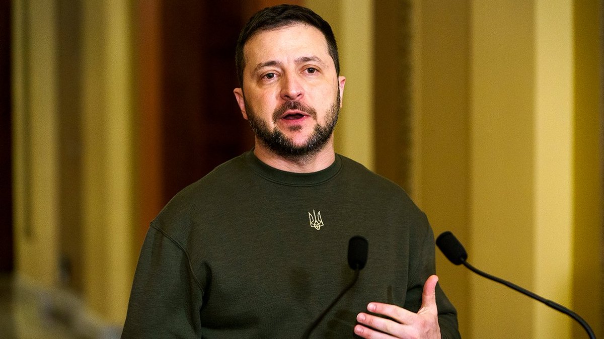 Bipartisan group of senators meets with Zelensky, other Ukrainian officials in Kyiv trib.al/f8X7hL0