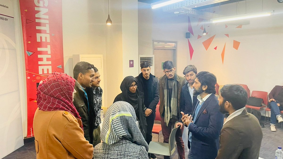 CodeforPakistan's tweet photo. Tech Camp ⛺️ Day 1️⃣ with @nic_peshawar

The Net Zero Challenge has begun! 💥

@qaribraza kicks off the day with his talk on Sustainability, followed by a chat with the teams 💫

@IMSciences_Pesh #asiafoundation @miracleworker24 @_ibraheemSaleem @sohail08671 @shahxeb55 @aliirz https://t.co/xC3LswCR0s