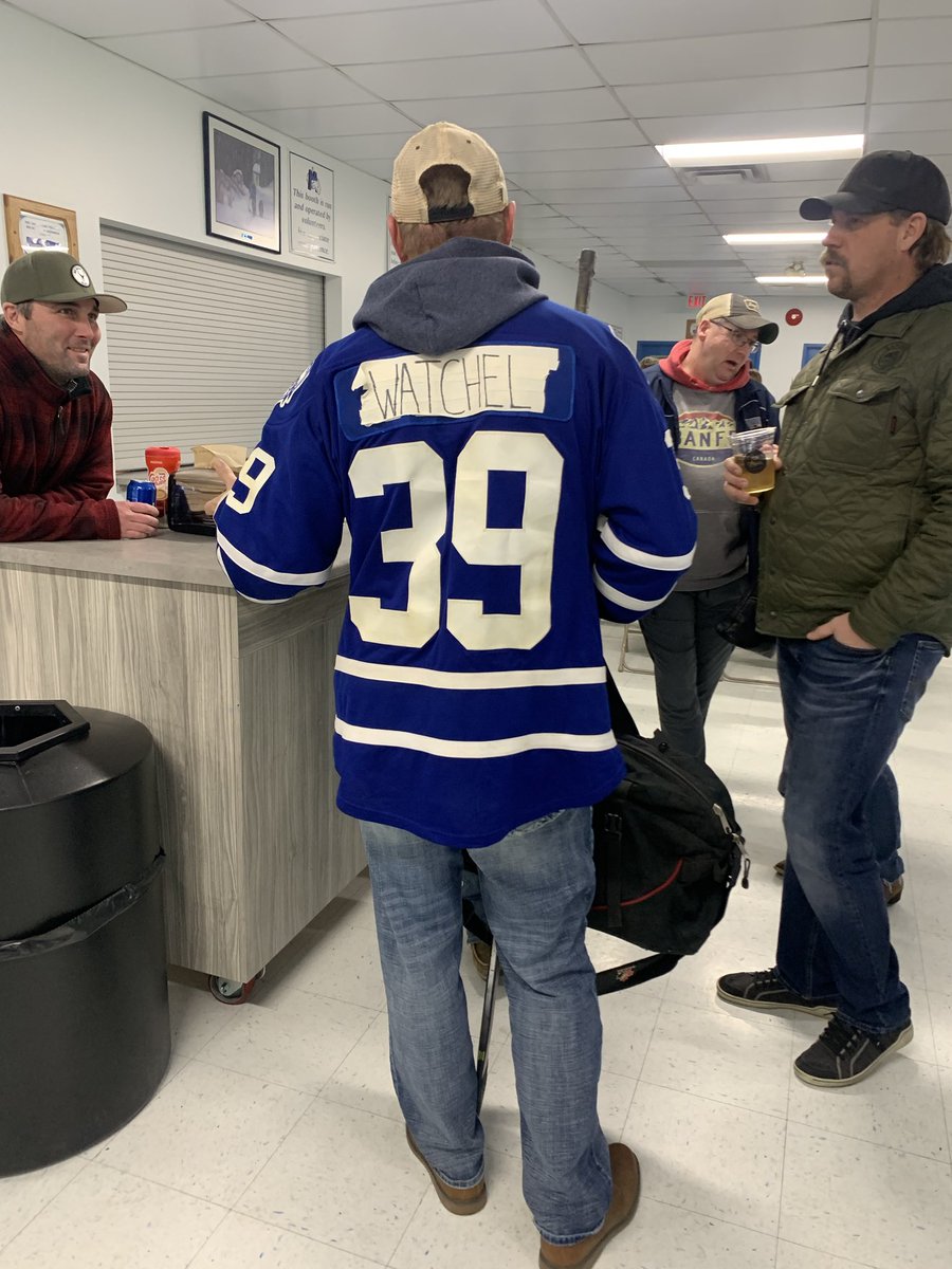 What a fun night!! Thank you ⁦<a href="/MacklinMohawks1/">Macklin Sr Mohawks</a>⁩ for the invite to the shootout and best of luck in your playoff run.
#leaveitallontheice