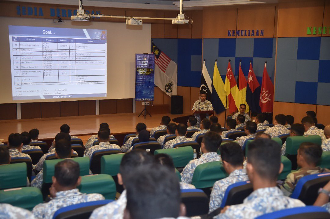 MPA_Barat's tweet photo. Success doesn't just happen, it's planned for!
Taklimat pra-pelayaran #MiniOSTEX @MPA_Barat di @pustakmar. #TheNavyPeople bersemangat utk persembah yg terbaik bukti penghargaan Armada TLDM kpd Panglima Tentera Laut.
#Kebanggaan
#Kesiagaan https://t.co/ZhG0Y4uegV