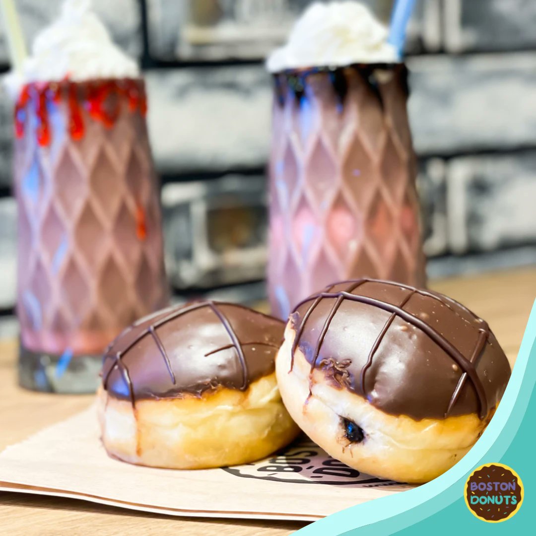 bostondonuts_tr's tweet photo. Haftasonu Donutları 💜🍩
Dopdolu mutlu pazarlar☀️😃
#donut #donuts #weekend #bostondonuts #bostondonutstr #doughnuts #sunday #delicious #colorful #lezzet #kahve #coffee #yummy #happy #millshake #donutheryerde #gülümsetenlezzet #dublemuz #instagood #love #people https://t.co/8gDcxth3MA