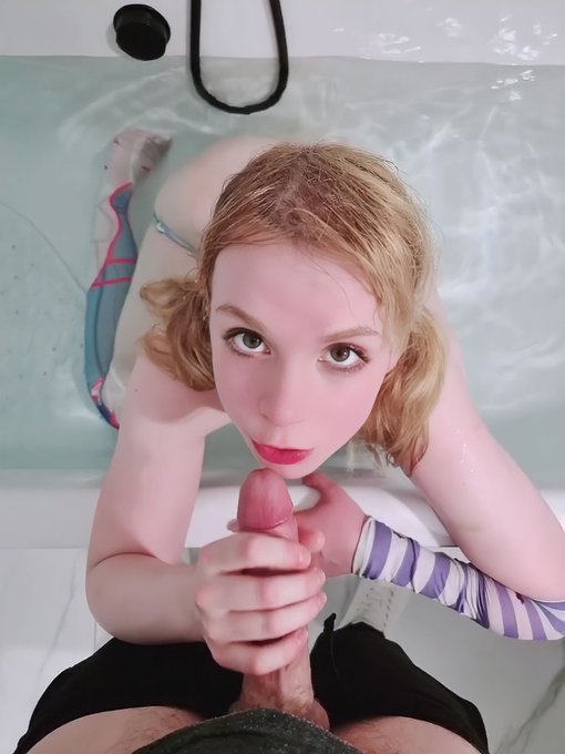 Bath time with Daddy! https://t.co/oHw9yr51jS