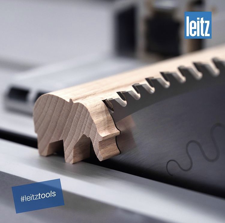 Zowel massief hout afkorten of gefineerde plaatmaterialen langs of dwars op de snede splintervrij bewerken? Onze Katanazaag doet het! #Leitz #innovatie
