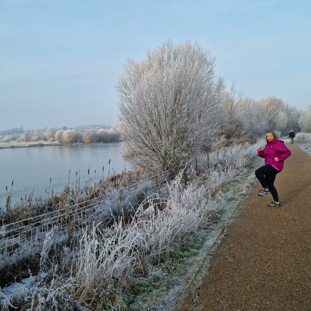 Talaverafs1's tweet photo. Had a lovely walk this morning around Irthlingborough lakes and meadows reserve.
The wife Vanessa did tell me I'm not David Bailey, but the scenery was awesome! I had to get some pictures.
Happy Sunday everyone. Feeling refreshed 🙂
#walking #exercise #fellinghappy #sunday https://t.co/u1lwrmarRp
