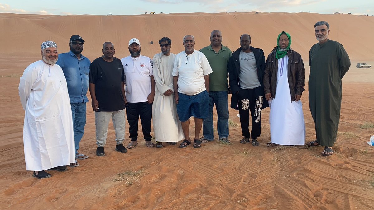 التقينا عندما حان اللقاء،،
ليلة من ليالي العمر وعلى رمال بدية في ضيافة اخونا العزيز الدكتور محمد البرواني