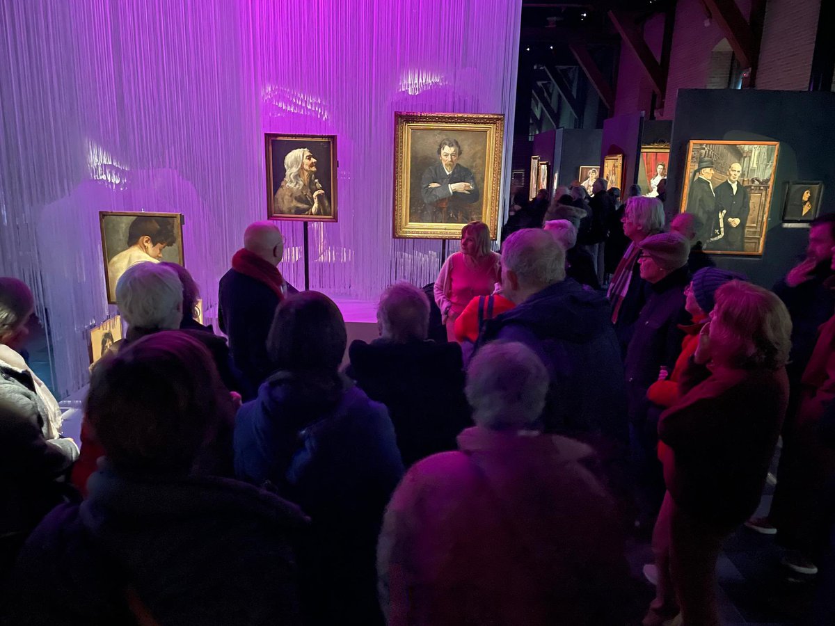 GroenIeper's tweet image. Gisteren genoten van de eerste nieuwjaarsreceptie sinds 2020! 💚 

Veel blije gezichten van over heel West-Vlaanderen, meer dan 100 aanwezigen en een fantastische tentoonstelling over Louise De Hem kleurde de dag. 🎉