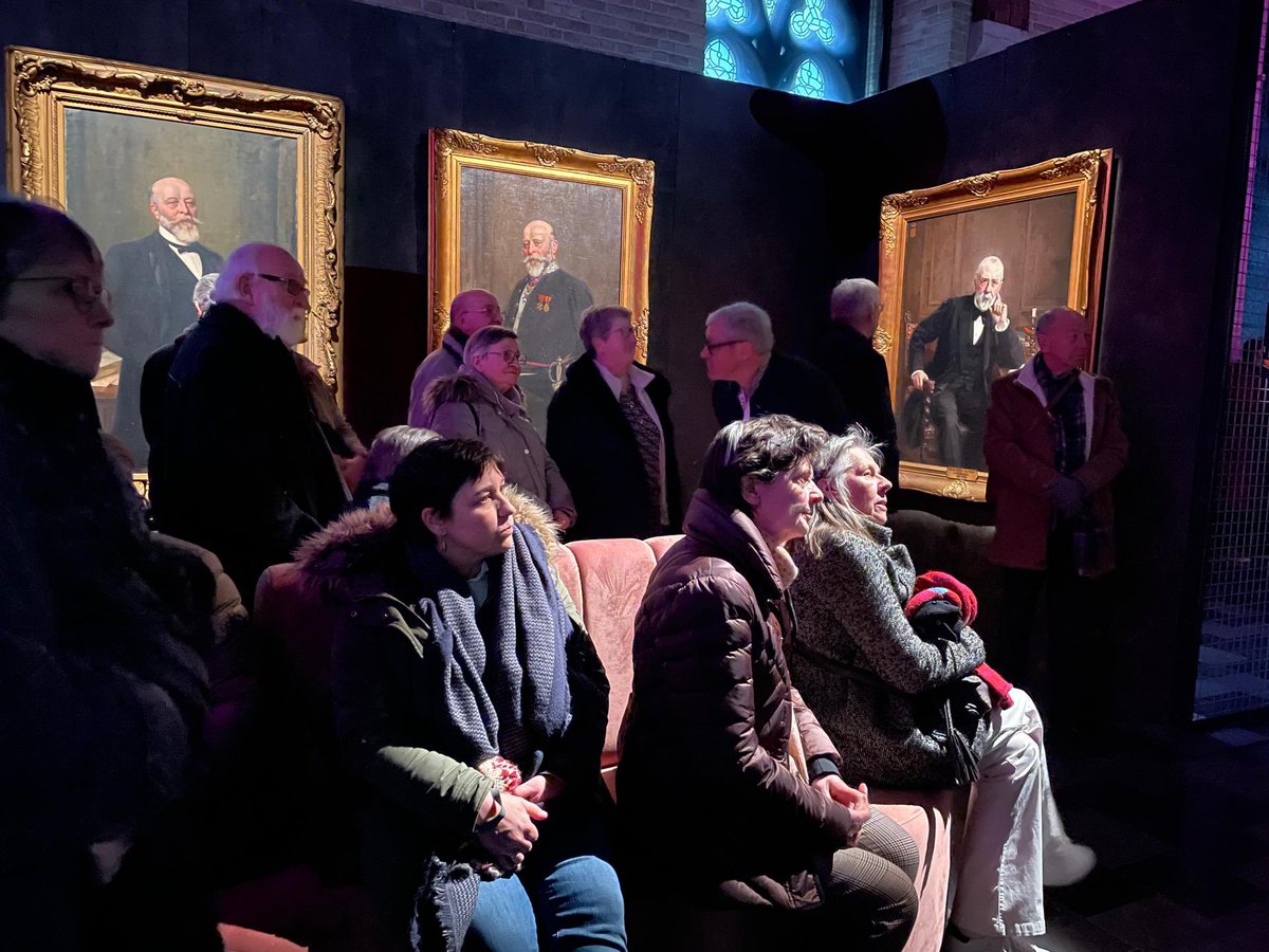 GroenIeper's tweet image. Gisteren genoten van de eerste nieuwjaarsreceptie sinds 2020! 💚 

Veel blije gezichten van over heel West-Vlaanderen, meer dan 100 aanwezigen en een fantastische tentoonstelling over Louise De Hem kleurde de dag. 🎉