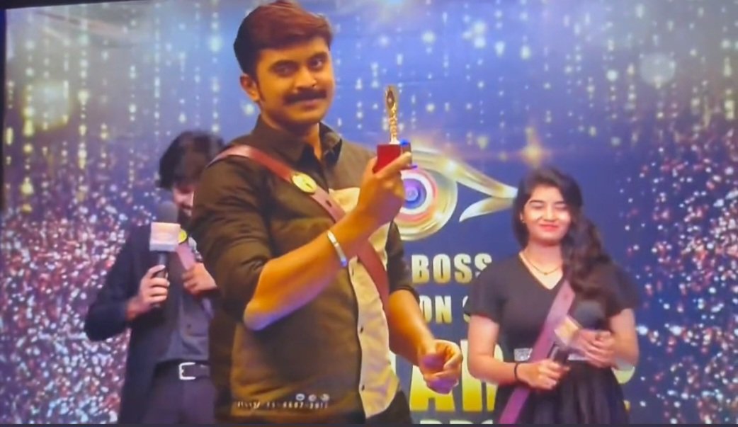 புரட்சி, வரட்சி,உருட்டுகளை உடைத்து ஒரு தமிழன் வெற்றி 💯🔥

#Azeem won officially ❤️❤️

Podra vediyaa ❤️❤️

#BiggBossTamil6 #BiggBossTamil    #BiggbossTamilseason6
#Azeem #AzeemArmy #BB6WinnerAzeem