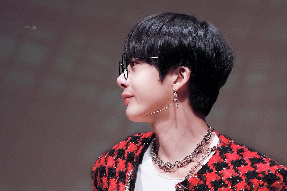 somehow_hw's tweet photo. 230120 애플뮤직팬싸
동구래미가 동구래미 안경을 쓰면 ૮ • ﻌ - ა  

#형원 #HYUNGWON 
#몬스타엑스 #MONSTAX https://t.co/DD8rTYWAM1