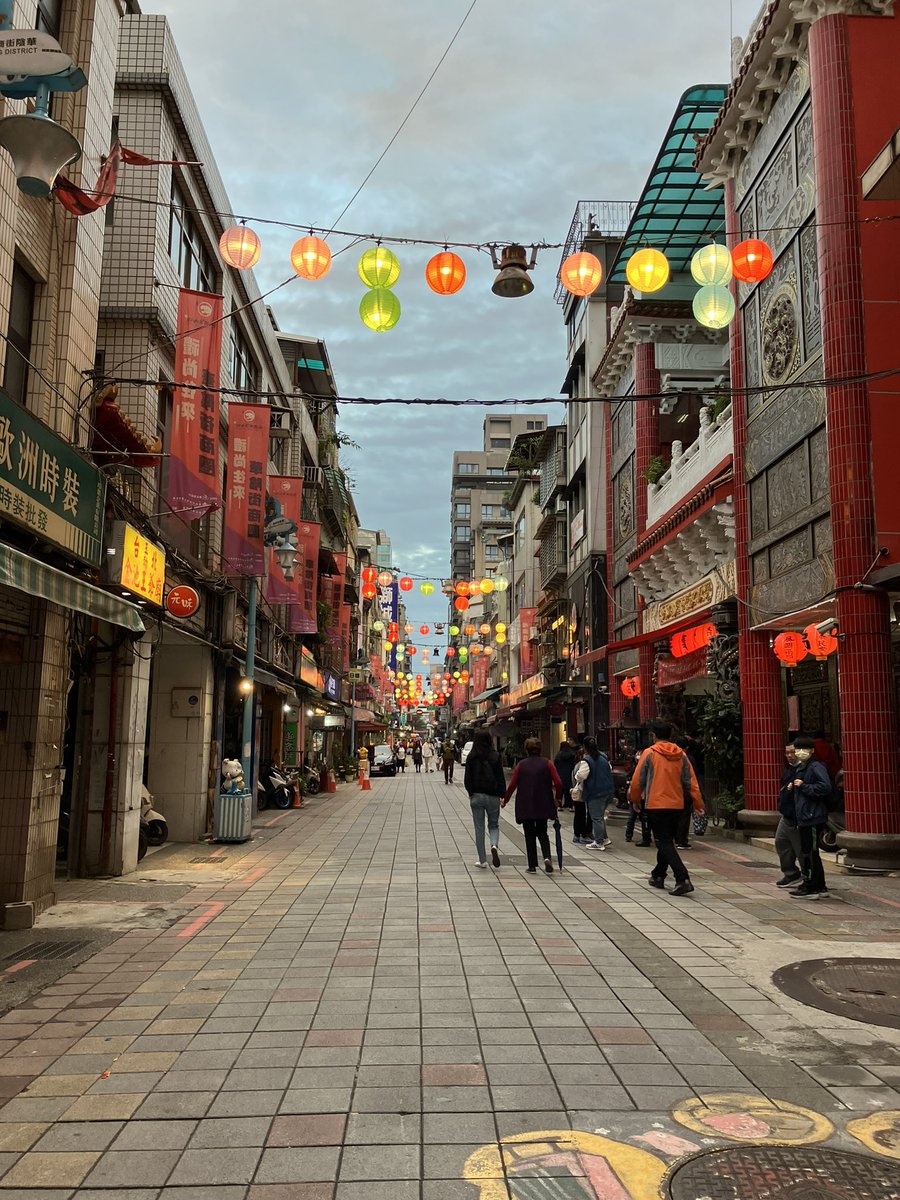 sagi16888's tweet photo. Taipei #iPhone https://t.co/optwXnqL87