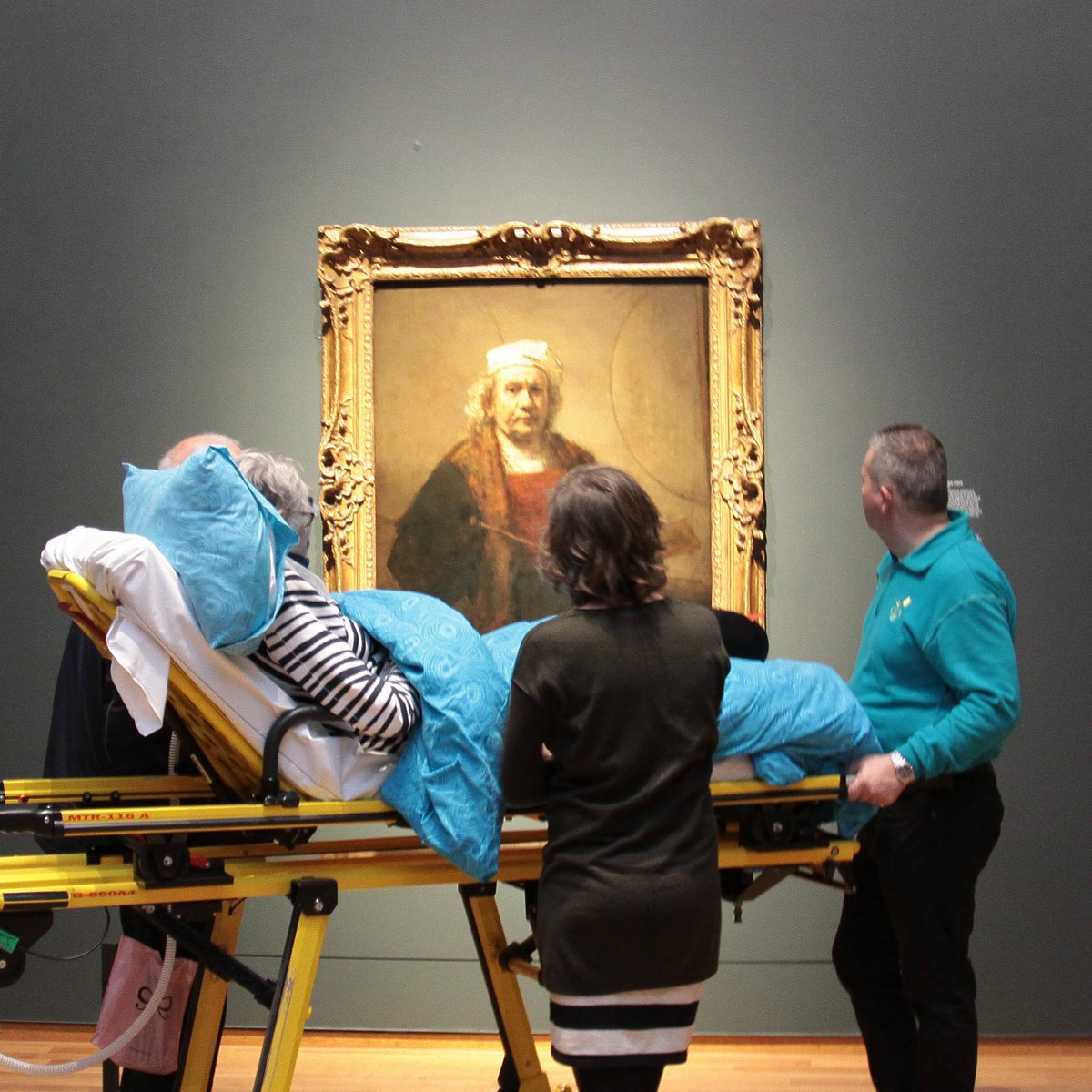 "L’ultimo desiderio"

Accade nel 2015 al Rijksmuseum di Amsterdam. Una donna olandese, malata terminale, ha chiesto di essere portata al museo a vedere i quadri di Rembrandt per l’ultima volta.