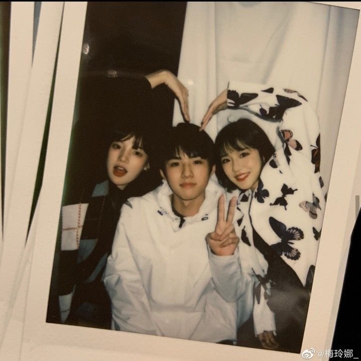 <a href="/ephemereous/">Cassian.</a> <a href="/RosietaIes/">ً️️</a> Happy Lunar New Year! Hope this year brings a lot happiness for you guys. 🐰

Gong Xi Fa Cai Xin Nian Kuai Le! 🧧

(From left to right: Alaia, Cassian and me.)