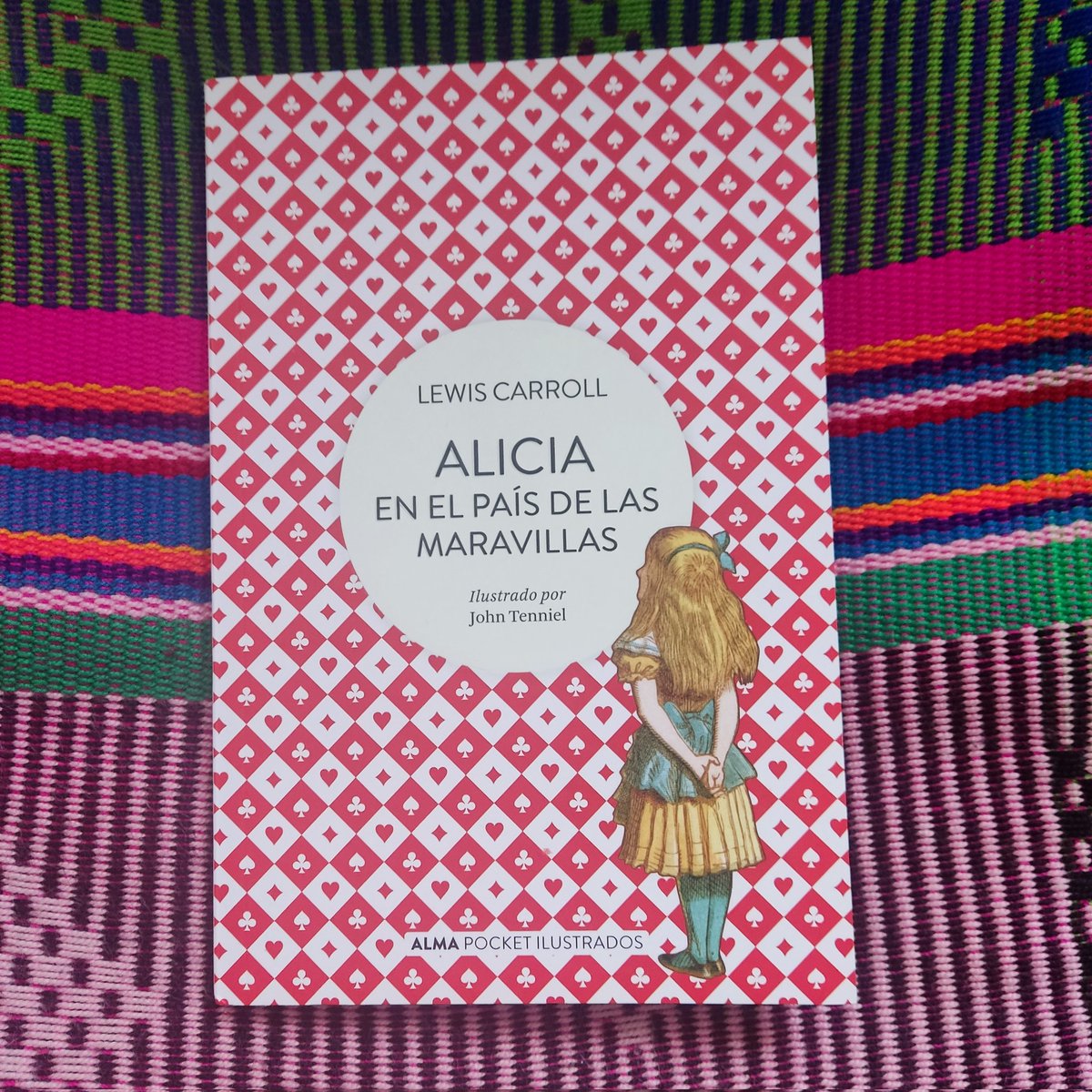 ctobonc's tweet photo. Dejarme atrapar por el laberinto de una mente formidable (la de Alicia)
#leeresvivir #leer #libros #editorialAlma @PlazaJanesCol https://t.co/ASBaPyIePu