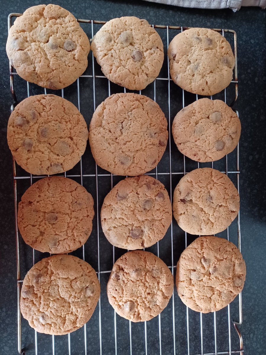 Sarahbo54291311's tweet photo. We've had a wonderful morning trying out one of the North American Food Technology recipes. Delicious chocolate chip cookies ๐ช Apple Pie recipe next week. @MrsMellingClass @St_Wilfrids_CE #Y5HomeLearningDT https://t.co/AcC40ZaD4s