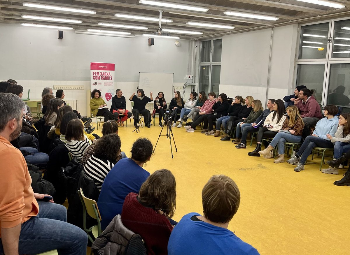 paerialleida's tweet photo. 🎨 Jornada de la Descomunal per parlar de l'art com a eina de transformació social i educativa
➡️ Una seixantena de persones participen en la iniciativa "Art, Educació i Inclusió" pel dret dels infants a rebre una educació artística de qualitat
+ info 👉 https://t.co/e7x7WVsZxb https://t.co/n12bL44lbl