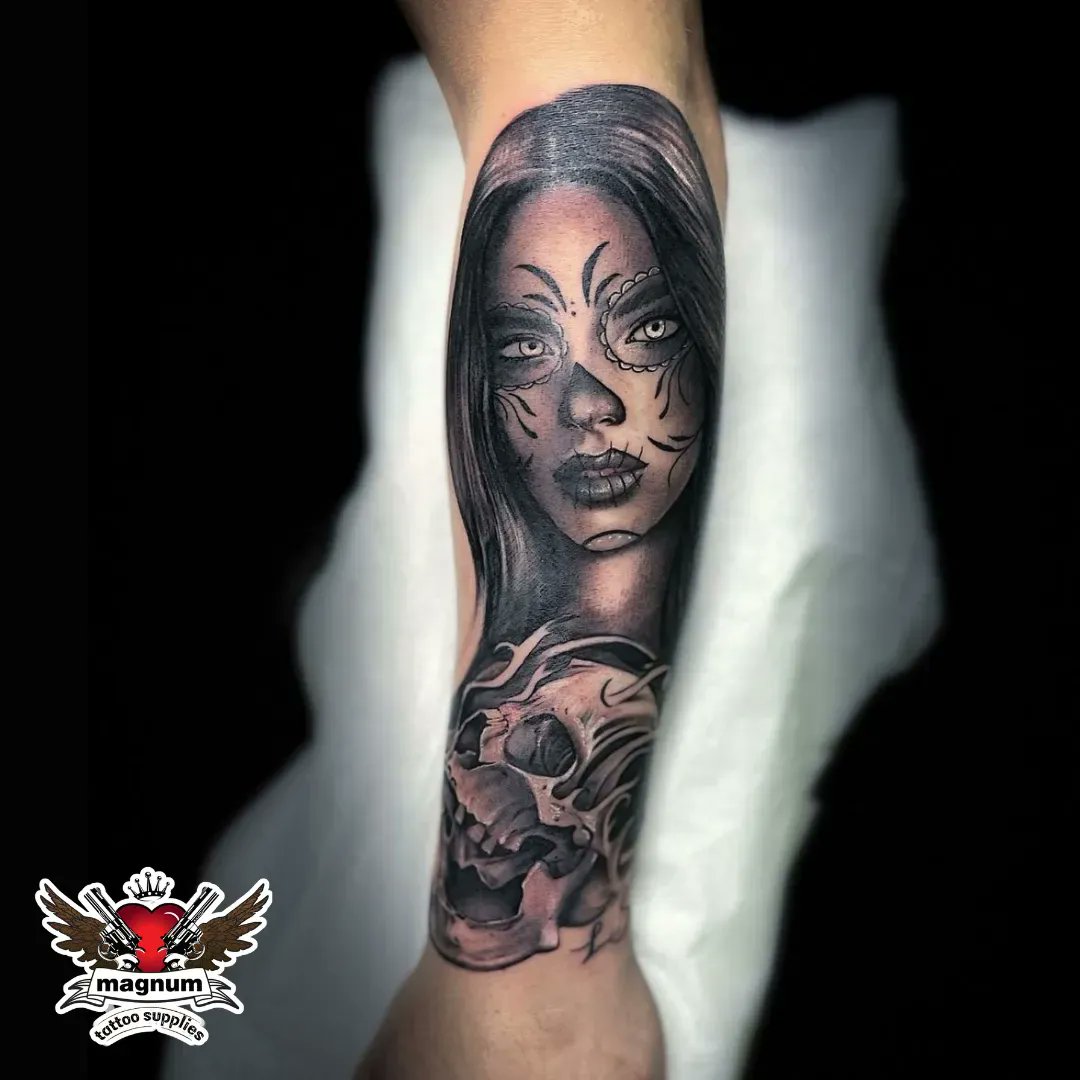 Sick Day of the dead tattoo from Amy Ellis made using #magnumtattoosupplies 🔥
. 
.
#skinart #bodyart #tattoosociety #inkeeze #bng #dayofthedead #dayofthedeadtattoo #skull #skulltattoo #dotd 

Instagram: amy_ellistattoos  👈🏻