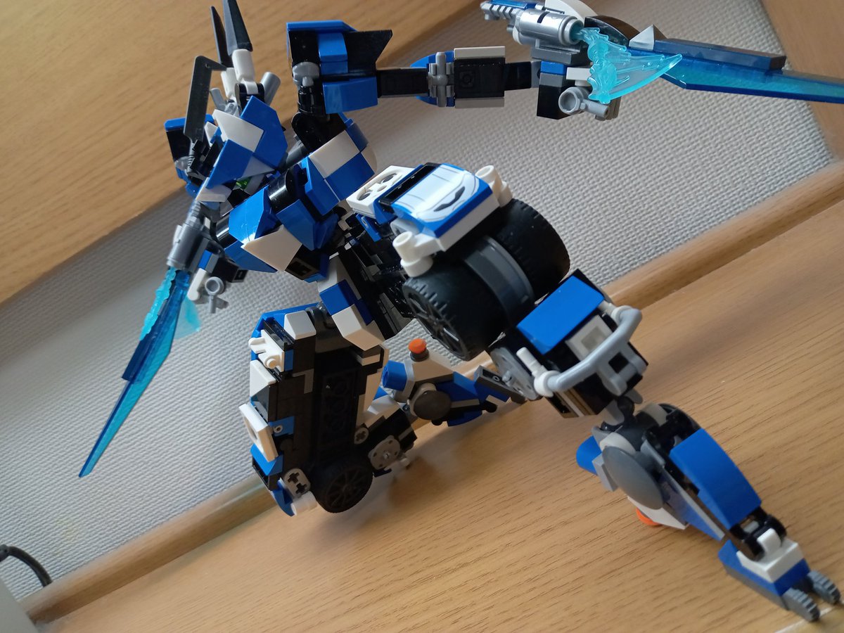 Chappy_1023's tweet photo. 新作完成しました!
リプ欄にて時間ある時に
追加写真など色々
書いていきます↓↓↓↓

#レゴロボ　#レゴ https://t.co/TX9Wsf4vFP